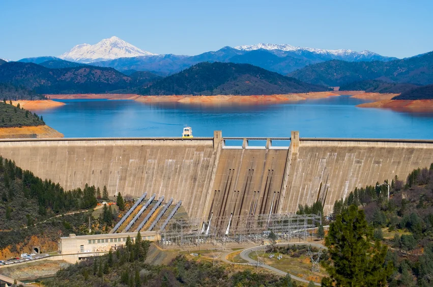 Consultant specialized in the hydropower market, regulation, and market strategy